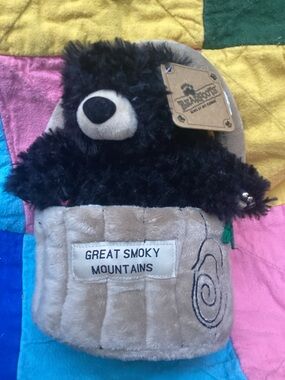 Bearfoots Demdaco Great Smoky Mountains Bear in Carrier Jeff Fleming 2018